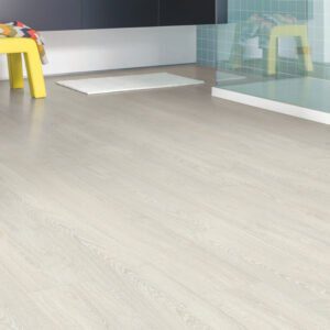 Tarima Quick Step Impressive Ultra Roble clásico claro con pátina